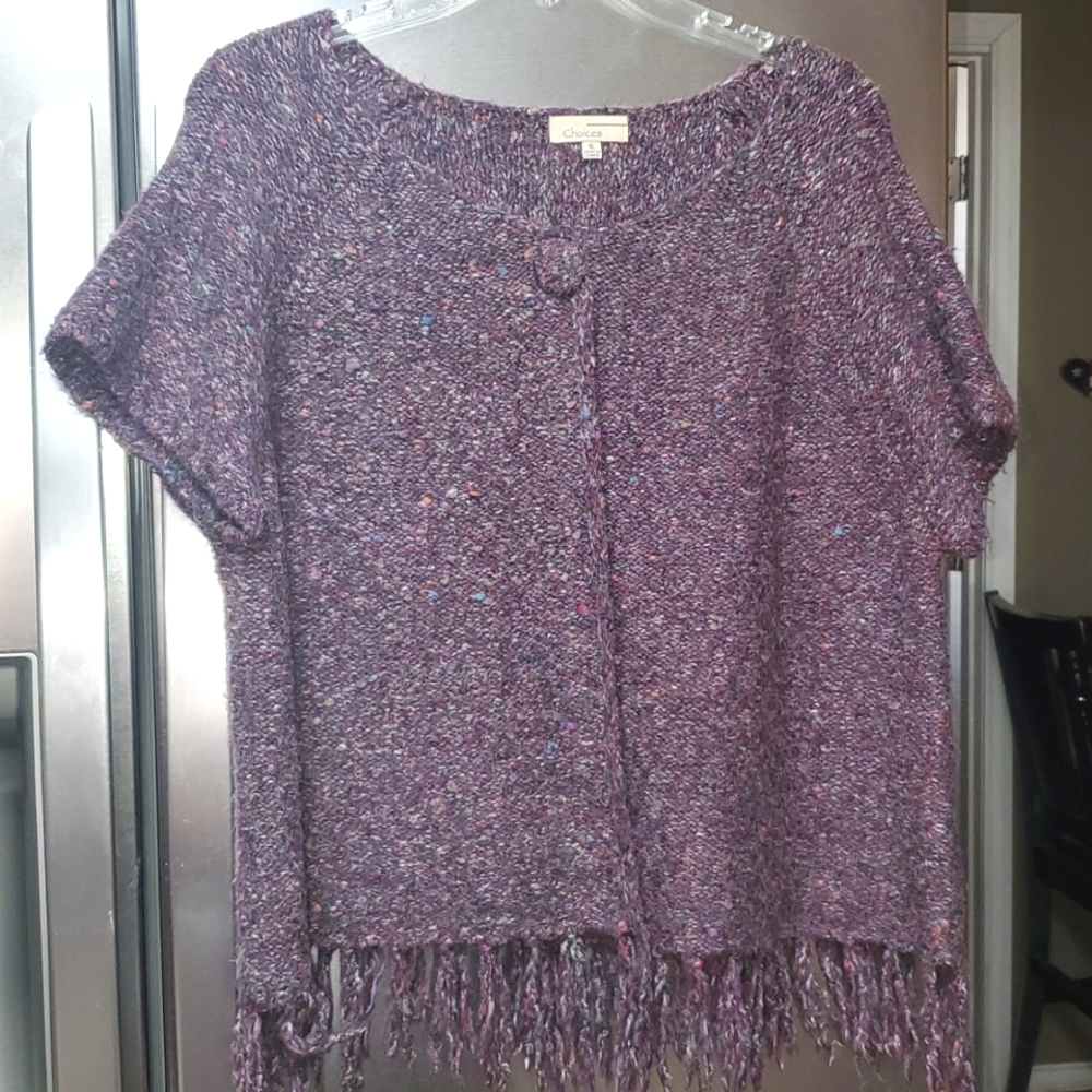 Cap sleeve sweater with snap button